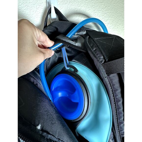 CamelBak H.A.W.G. Hydration Daypack w/ Bladder Gray/Black Waist & Chest Straps - Picture 14 of 16